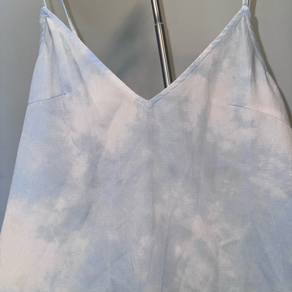 Casual cute dress, it has a slightly baggy fit. use it outdoors or as a pjs!